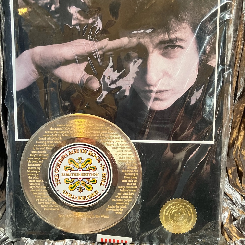 Bob Dylan – Blowin In The Wind Etched Gold 45 Record Ltd Edition Display